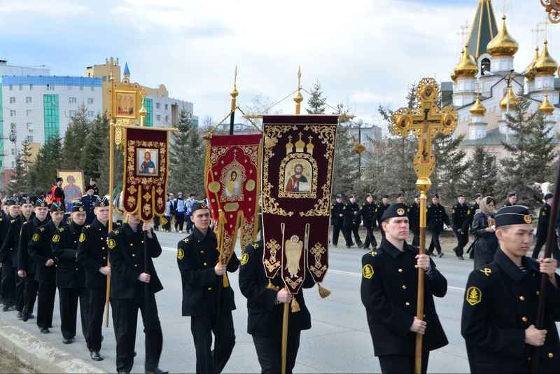 В Якутске прошел общегородской Пасхальный крестный ход