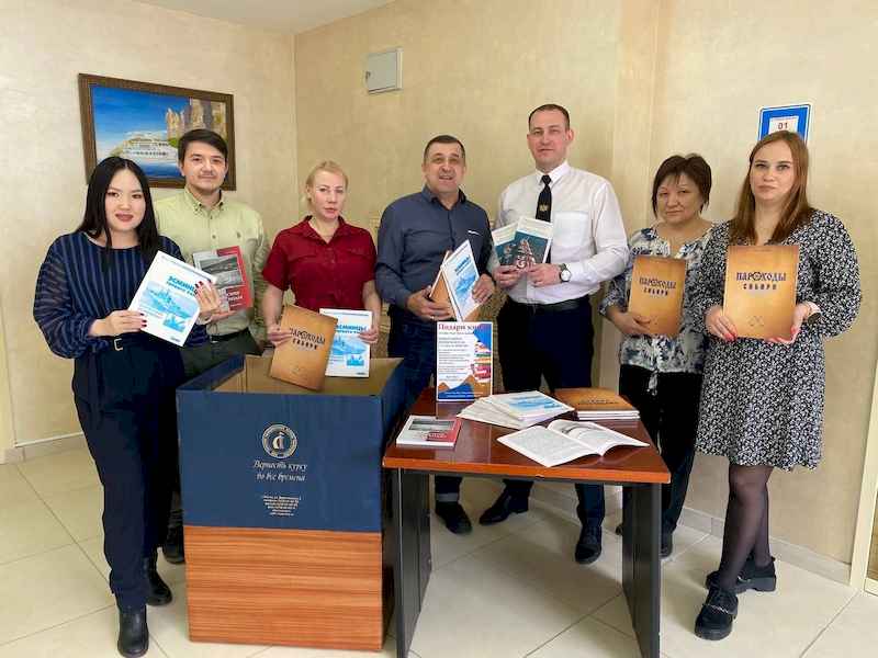 Донбассу книги от речников из Якутии